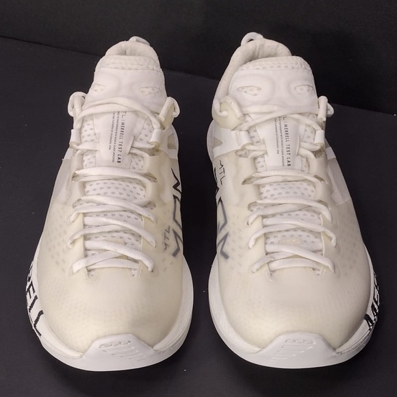 Merrel MLT White Athletic Men's Shoes size 8 pre owned Exellent condition